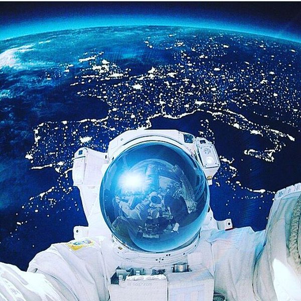 space_selfie_by_nois7